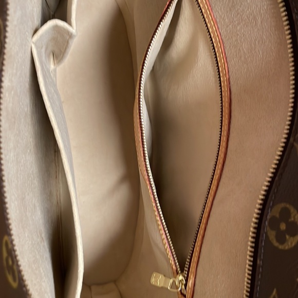 Pristine Louis Vuitton Business Tote - Picture 4 of 13